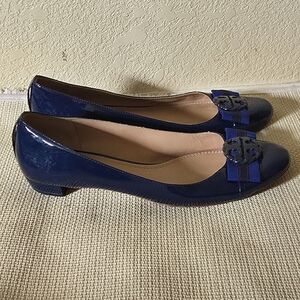 Tory Burch Elegant Blue Women's Flats Size 10.5.